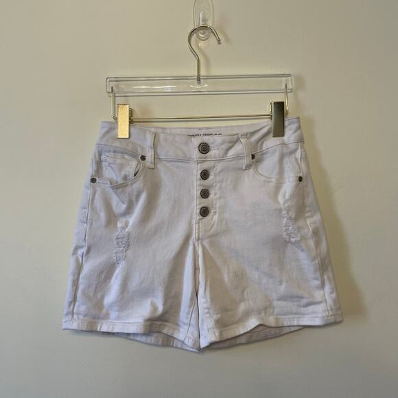 Maurice’s 4 high rise white shorts button fly casual denim classic contemporary - Picture 1 of 8